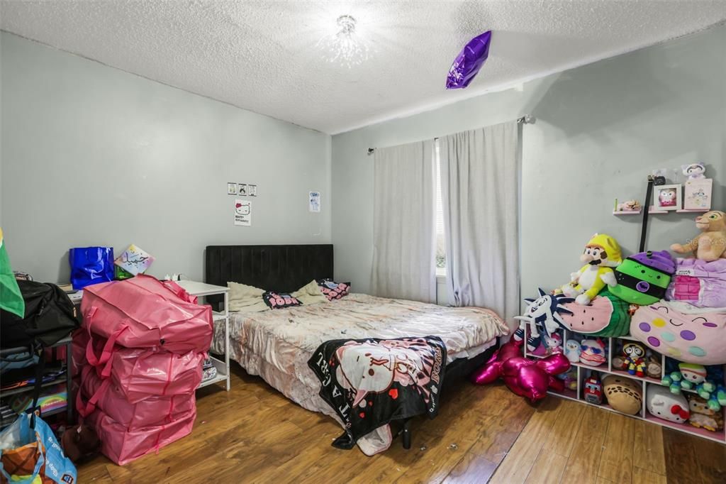 For Sale: $205,000 (3 beds, 1 baths, 1100 Square Feet)