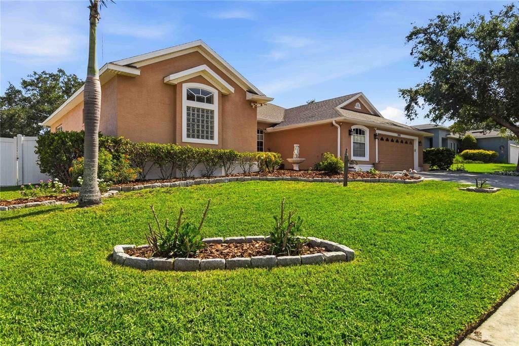 For Sale: $600,000 (4 beds, 3 baths, 2967 Square Feet)