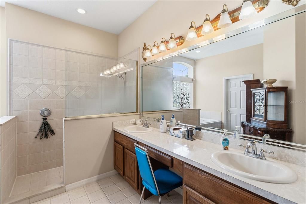 For Sale: $600,000 (4 beds, 3 baths, 2967 Square Feet)