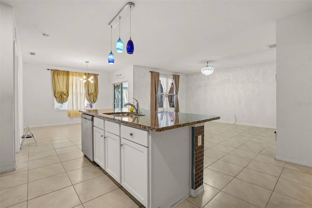 В аренду: $2,500 (3 спален, 2 ванн, 1672 Квадратных фут)