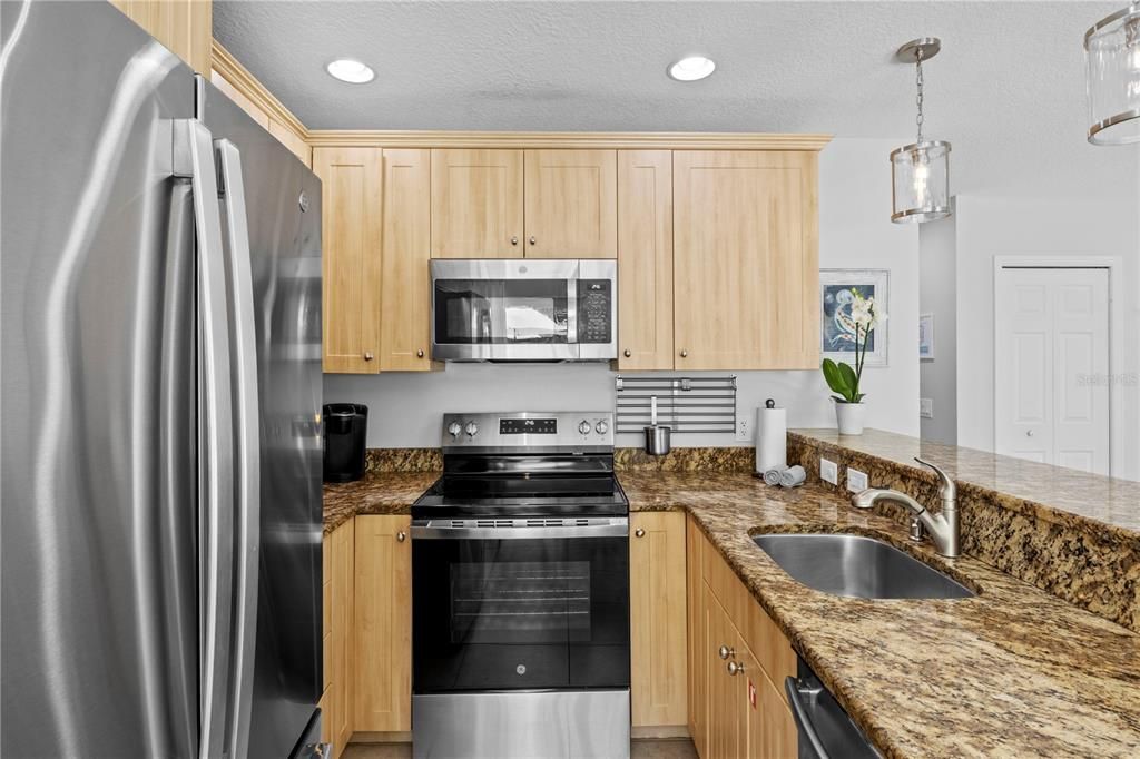 For Sale: $2,495,000 (4 beds, 3 baths, 1640 Square Feet)
