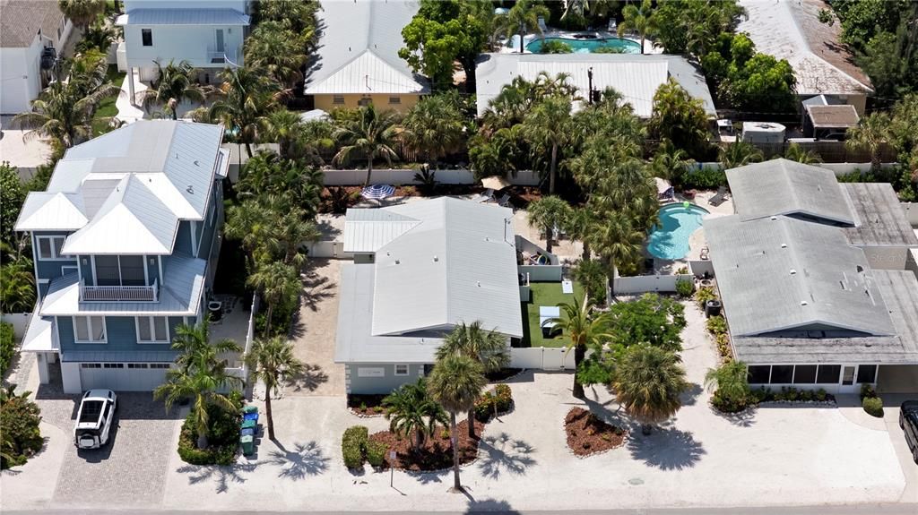 For Sale: $2,495,000 (4 beds, 3 baths, 1640 Square Feet)