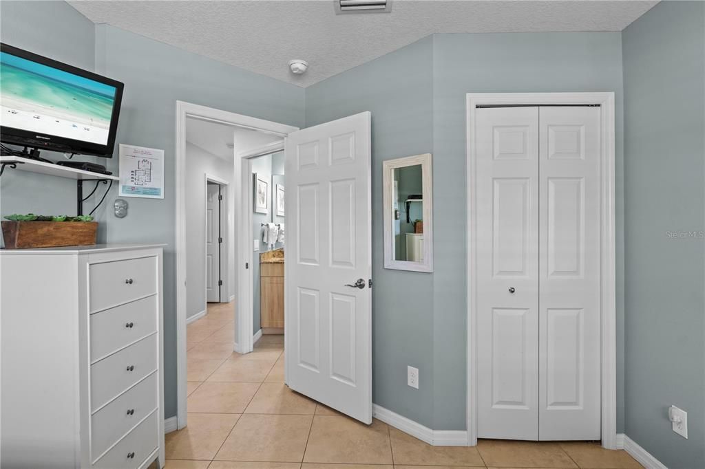 For Sale: $2,495,000 (4 beds, 3 baths, 1640 Square Feet)