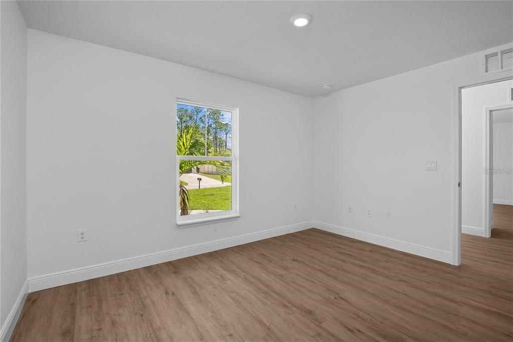 For Sale: $364,900 (4 beds, 2 baths, 1868 Square Feet)
