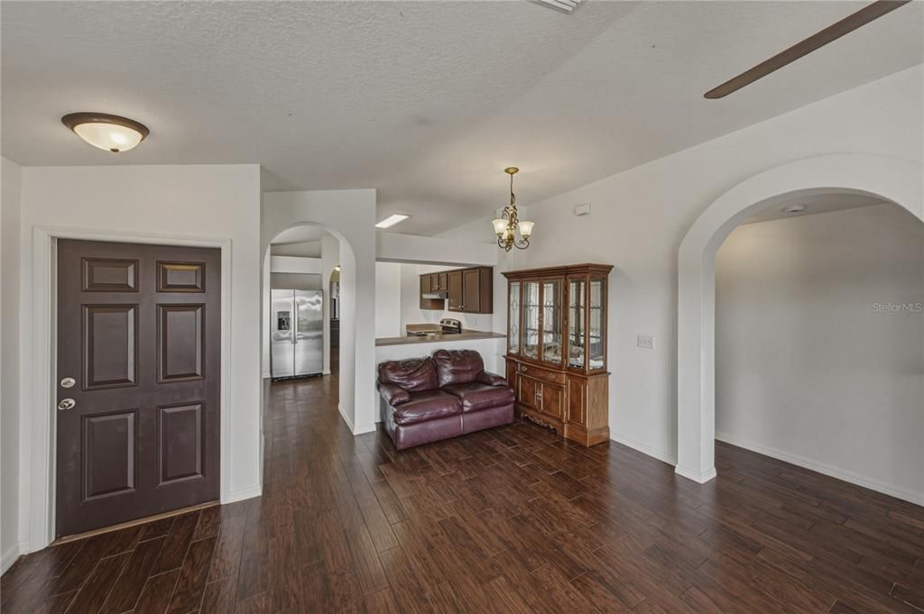 For Sale: $290,000 (3 beds, 2 baths, 1350 Square Feet)