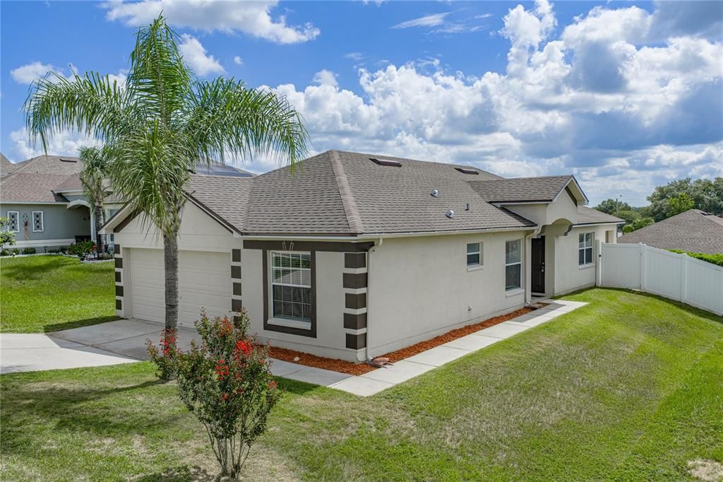 For Sale: $290,000 (3 beds, 2 baths, 1350 Square Feet)