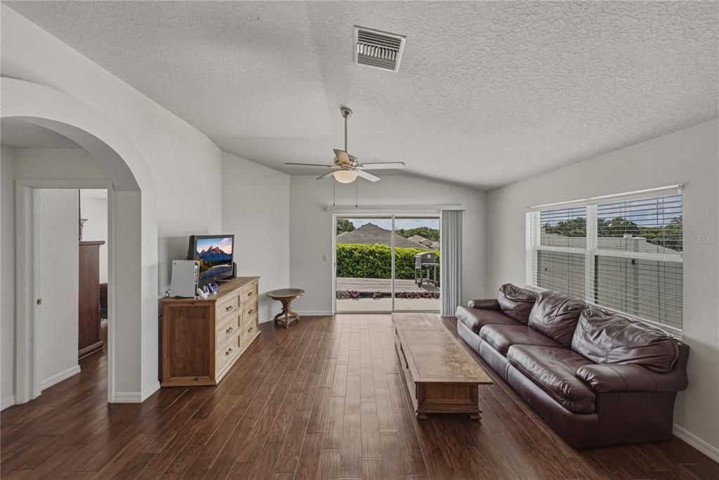 For Sale: $290,000 (3 beds, 2 baths, 1350 Square Feet)