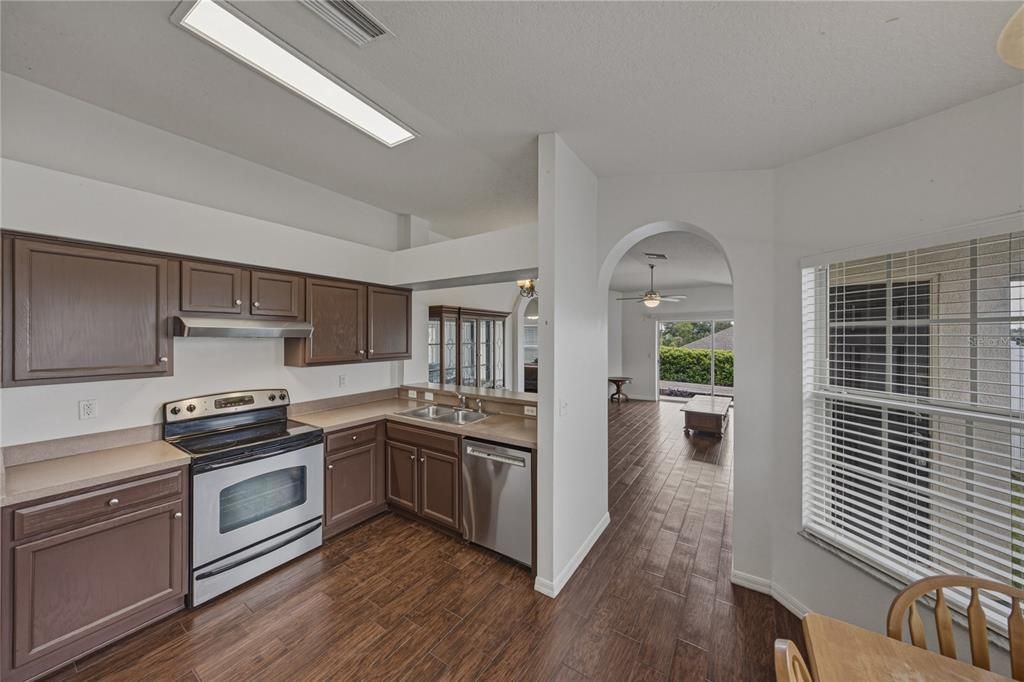 For Sale: $290,000 (3 beds, 2 baths, 1350 Square Feet)