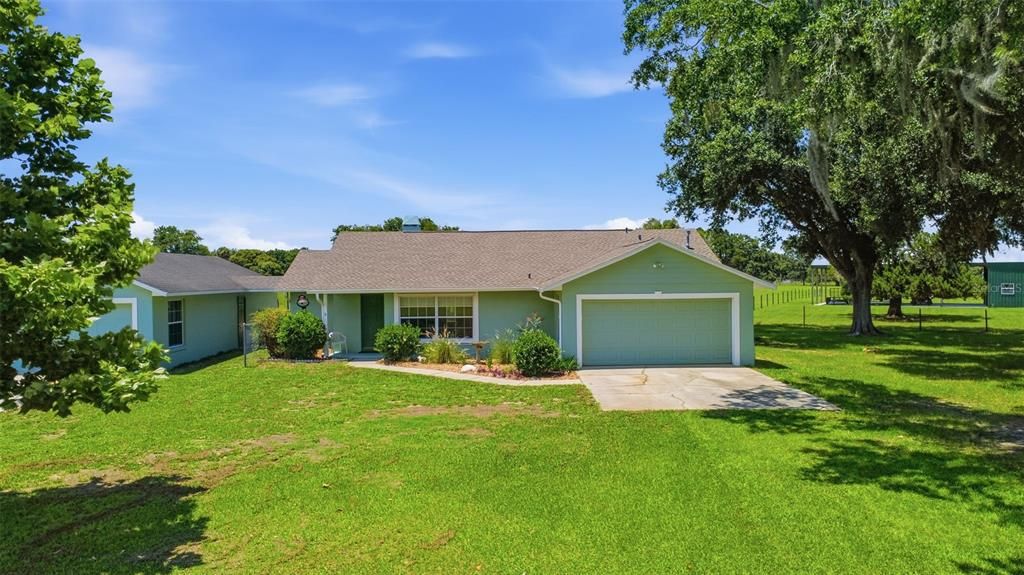 For Sale: $779,000 (2 beds, 2 baths, 1490 Square Feet)