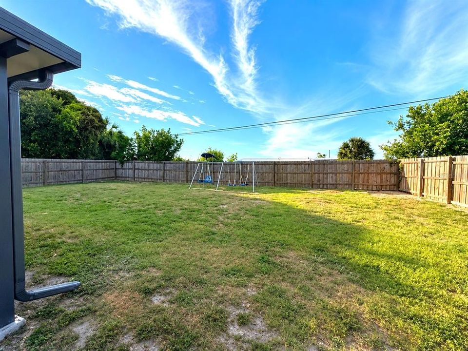 For Sale: $189,900 (3 beds, 1 baths, 1065 Square Feet)