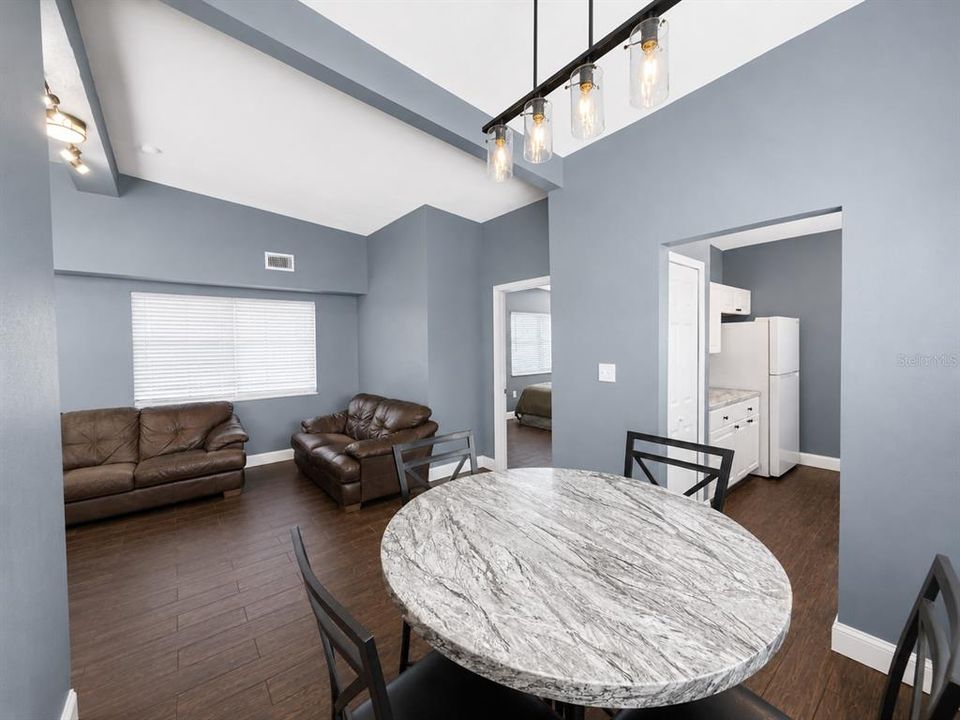 For Sale: $189,900 (3 beds, 1 baths, 1065 Square Feet)