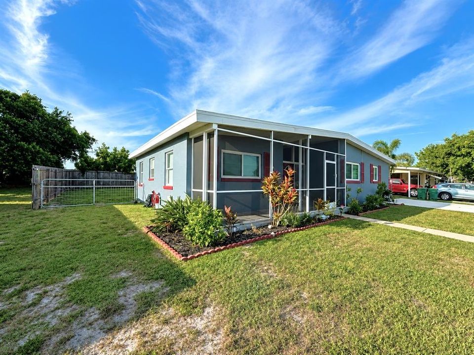 For Sale: $189,900 (3 beds, 1 baths, 1065 Square Feet)