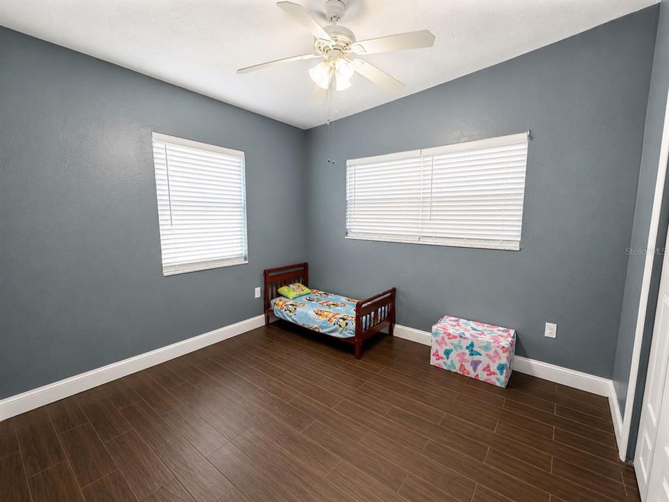 For Sale: $189,900 (3 beds, 1 baths, 1065 Square Feet)
