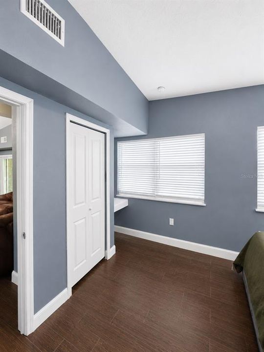 For Sale: $189,900 (3 beds, 1 baths, 1065 Square Feet)