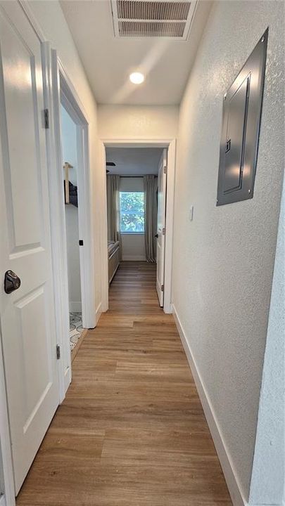 For Sale: $395,000 (2 beds, 2 baths, 970 Square Feet)