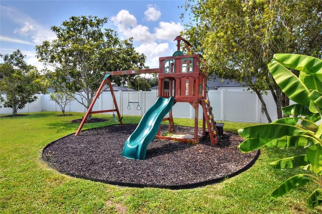 For Sale: $409,900 (4 beds, 2 baths, 2486 Square Feet)