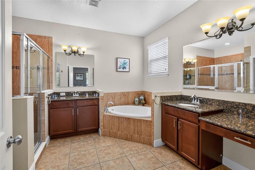 For Sale: $409,900 (4 beds, 2 baths, 2486 Square Feet)