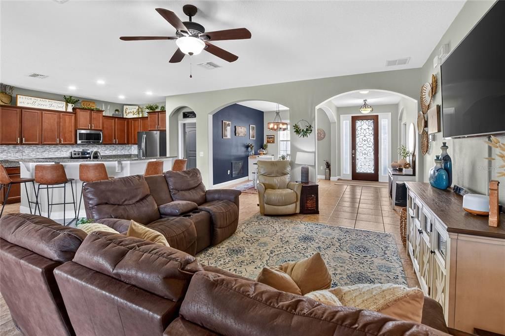 For Sale: $409,900 (4 beds, 2 baths, 2486 Square Feet)