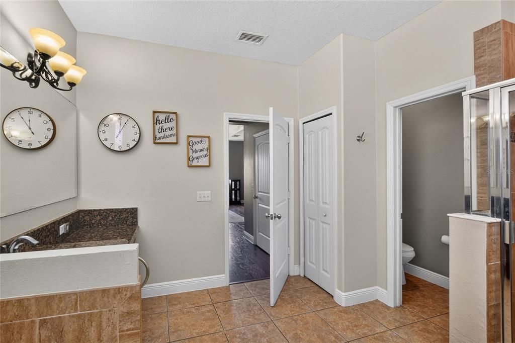 For Sale: $409,900 (4 beds, 2 baths, 2486 Square Feet)
