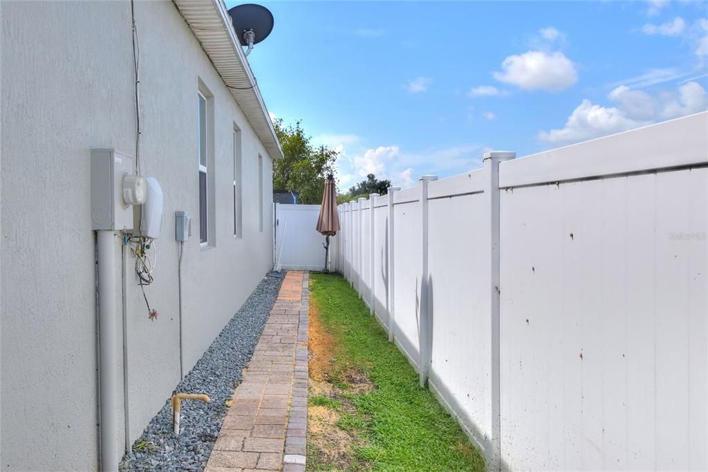 For Sale: $409,900 (4 beds, 2 baths, 2486 Square Feet)
