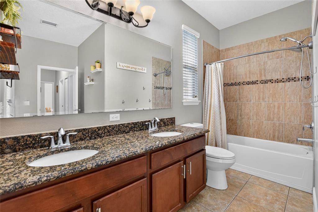 For Sale: $409,900 (4 beds, 2 baths, 2486 Square Feet)