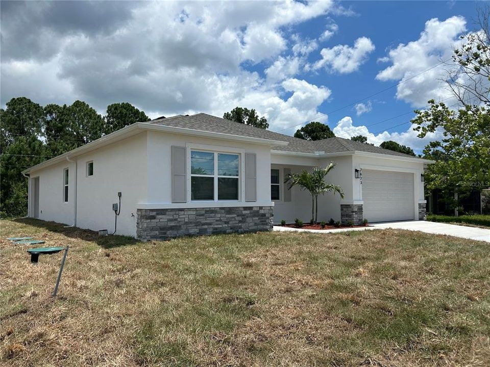 For Sale: $369,900 (3 beds, 2 baths, 2149 Square Feet)
