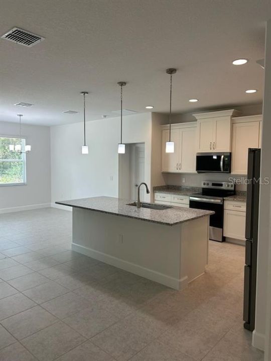For Sale: $369,900 (3 beds, 2 baths, 2149 Square Feet)