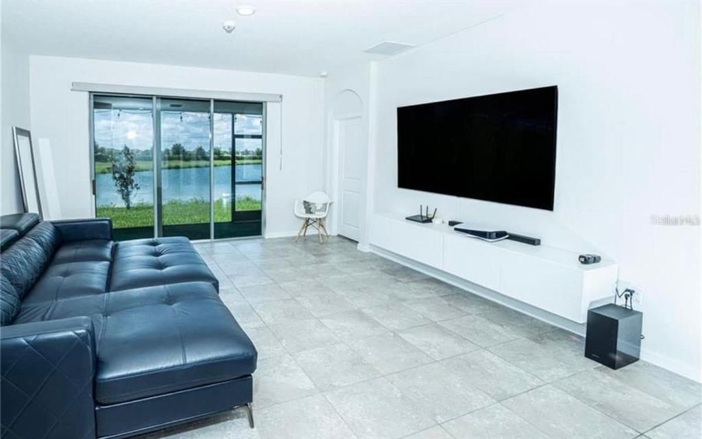 For Rent: $2,450 (3 beds, 2 baths, 1587 Square Feet)