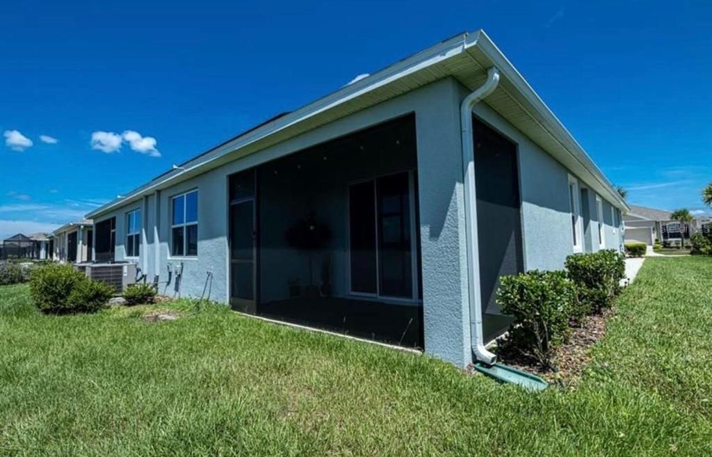 For Rent: $2,450 (3 beds, 2 baths, 1587 Square Feet)