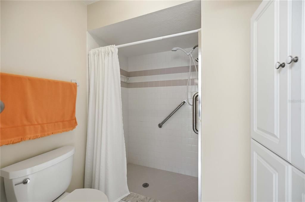 For Rent: $3,200 (4 beds, 3 baths, 2609 Square Feet)