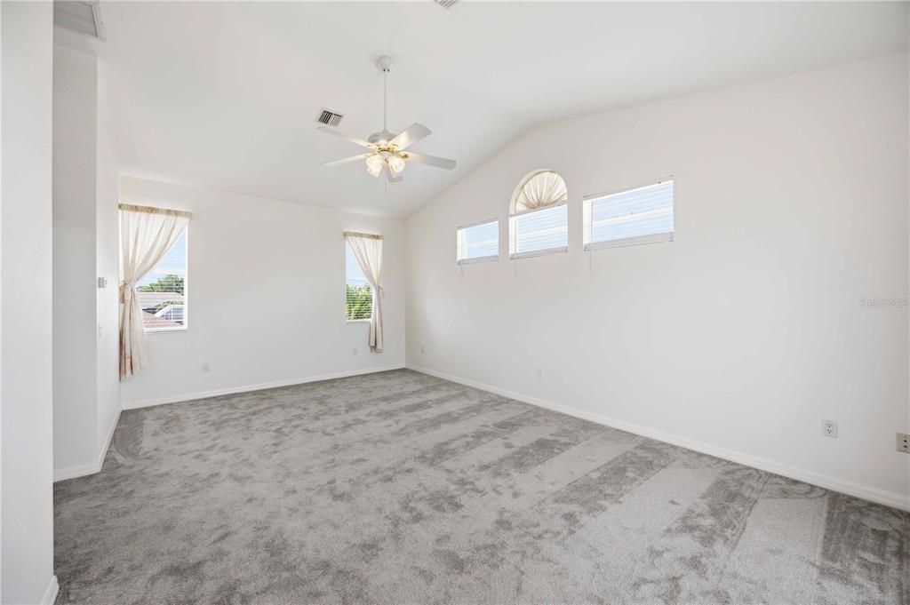 For Rent: $3,200 (4 beds, 3 baths, 2609 Square Feet)