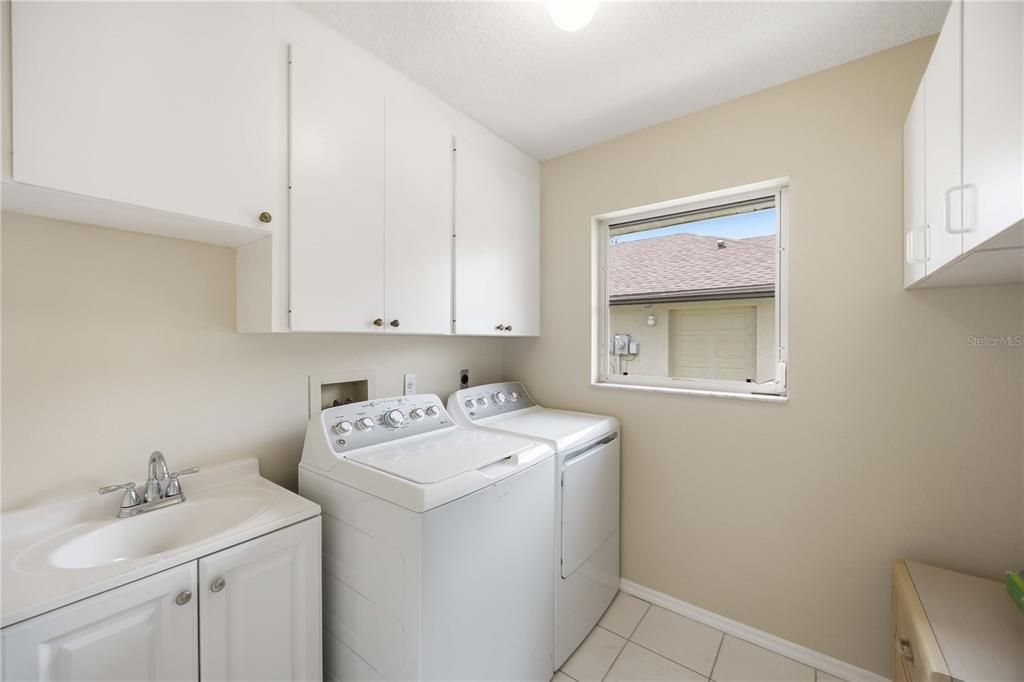 For Rent: $3,200 (4 beds, 3 baths, 2609 Square Feet)