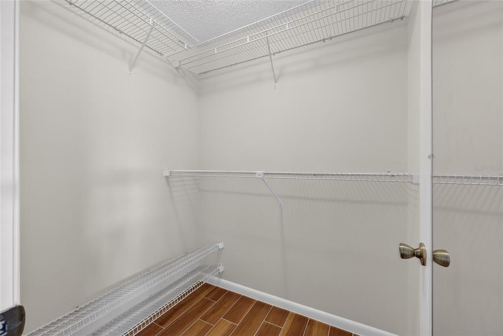 For Sale: $185,000 (2 beds, 2 baths, 1200 Square Feet)