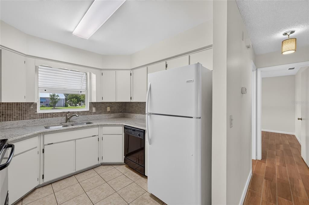 For Sale: $185,000 (2 beds, 2 baths, 1200 Square Feet)