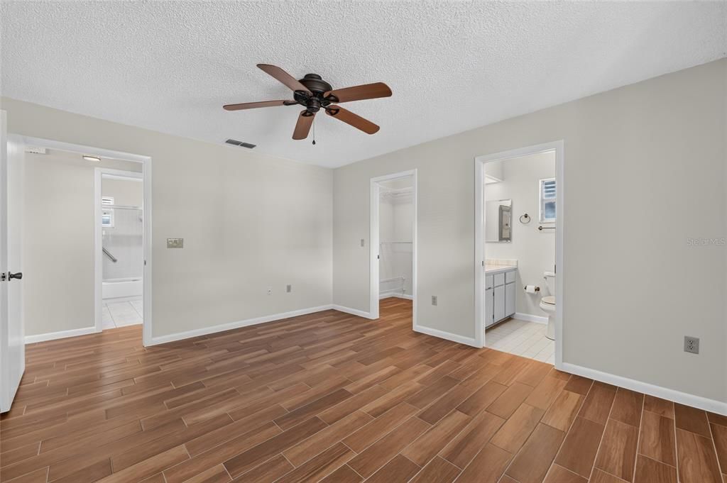 For Sale: $185,000 (2 beds, 2 baths, 1200 Square Feet)