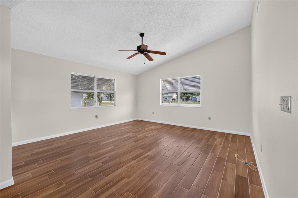 For Sale: $185,000 (2 beds, 2 baths, 1200 Square Feet)
