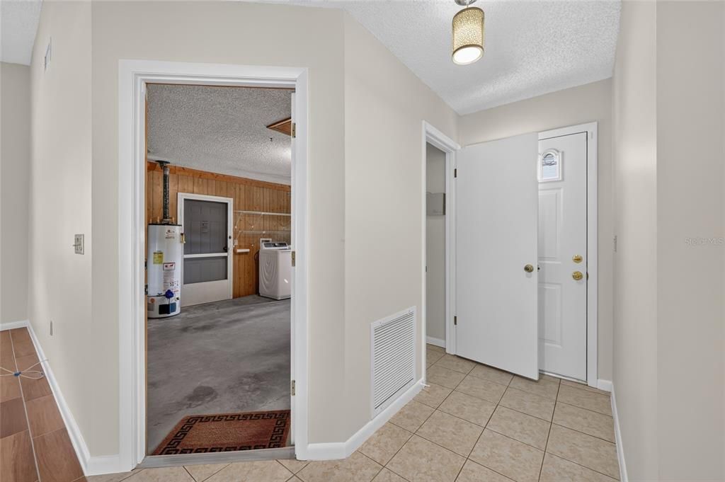 For Sale: $185,000 (2 beds, 2 baths, 1200 Square Feet)