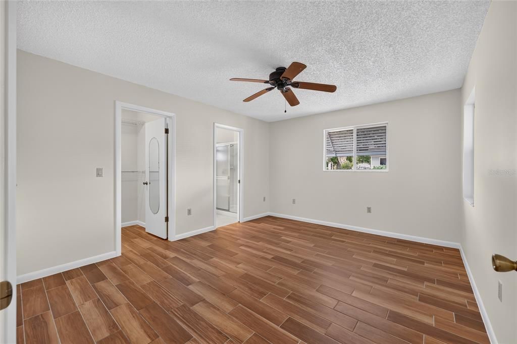 For Sale: $185,000 (2 beds, 2 baths, 1200 Square Feet)