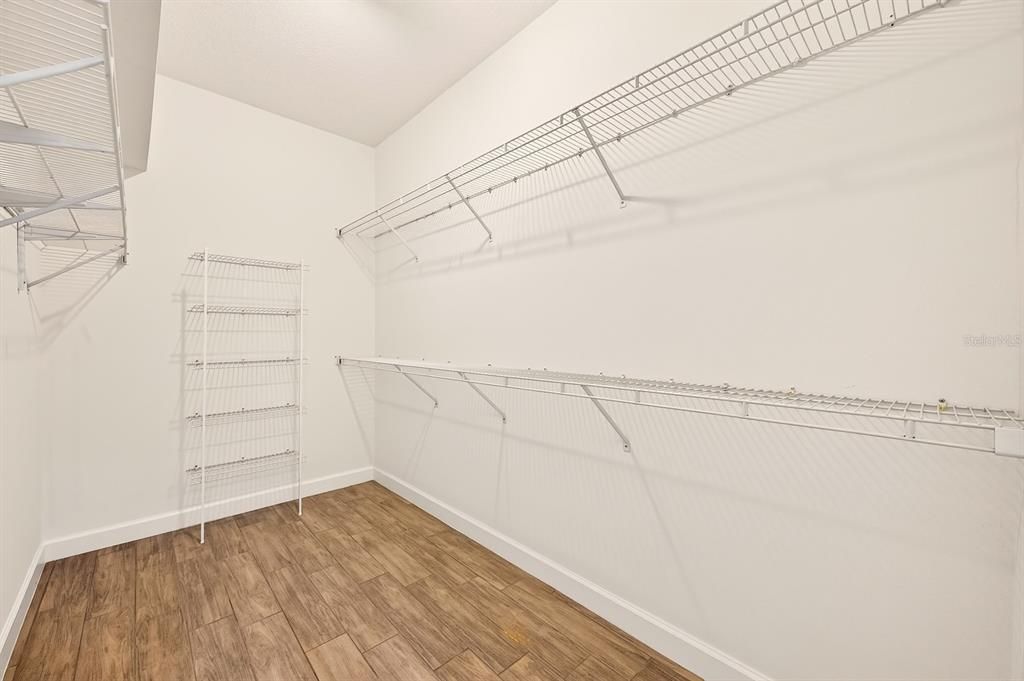 En Venta: $550,000 (4 camas, 3 baños, 2229 Pies cuadrados)