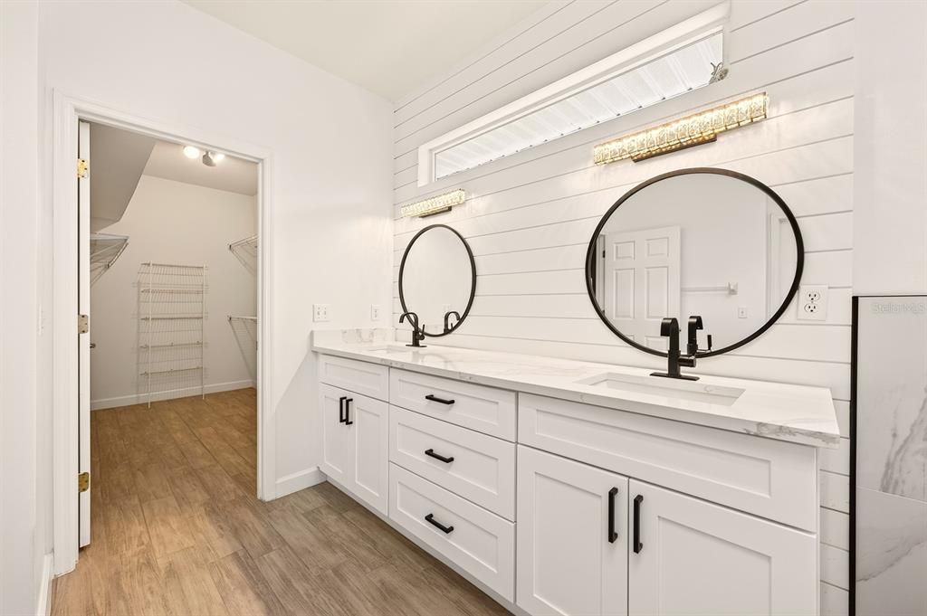 En Venta: $550,000 (4 camas, 3 baños, 2229 Pies cuadrados)
