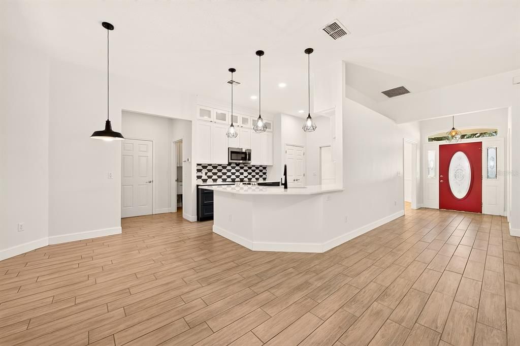 En Venta: $550,000 (4 camas, 3 baños, 2229 Pies cuadrados)