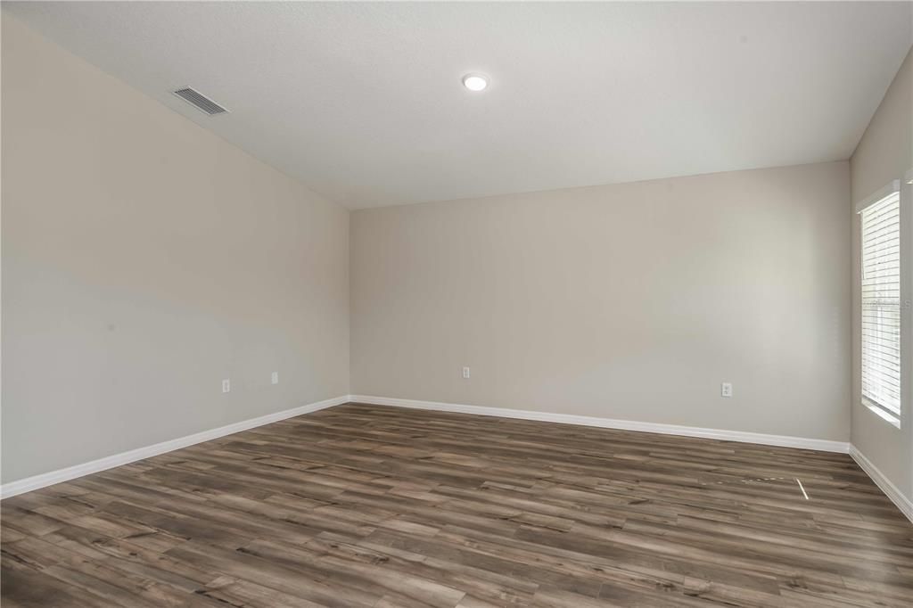 For Sale: $348,181 (4 beds, 2 baths, 1850 Square Feet)