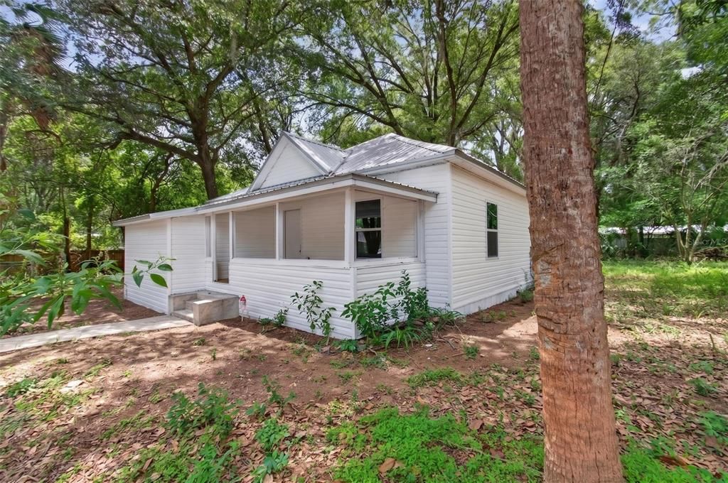 For Sale: $209,000 (3 beds, 2 baths, 1582 Square Feet)