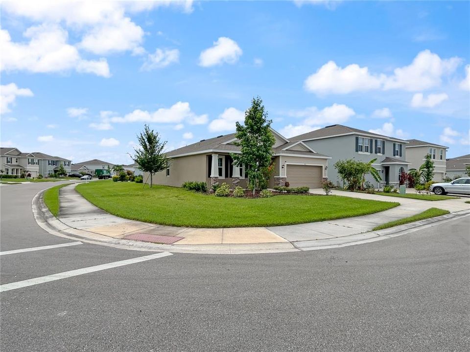 For Sale: $424,900 (3 beds, 2 baths, 1844 Square Feet)