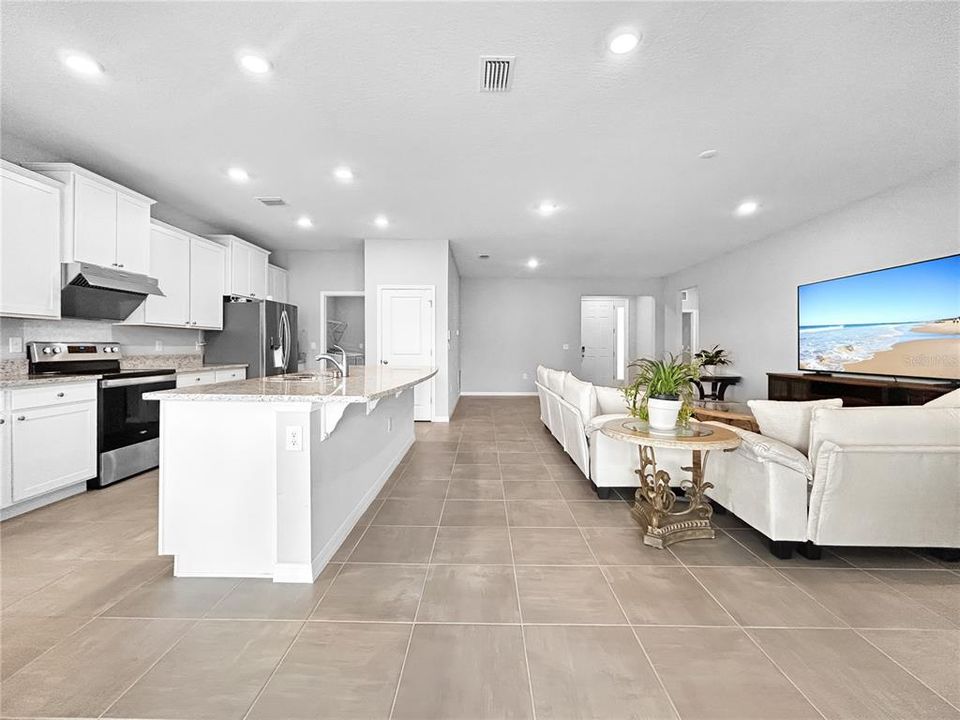 For Sale: $424,900 (3 beds, 2 baths, 1844 Square Feet)