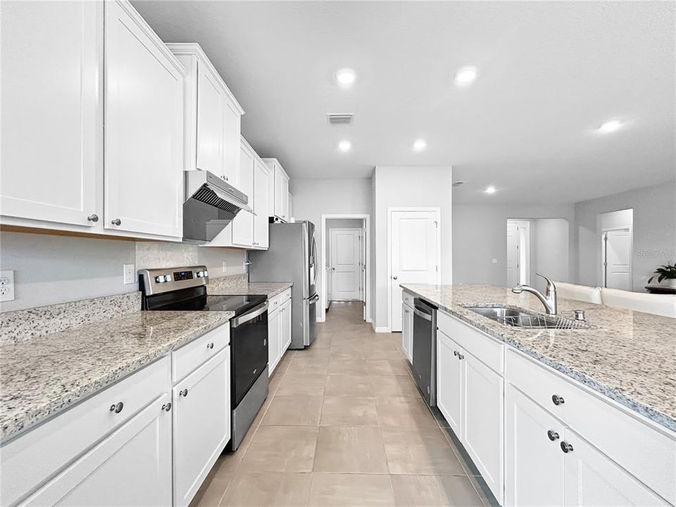 For Sale: $424,900 (3 beds, 2 baths, 1844 Square Feet)