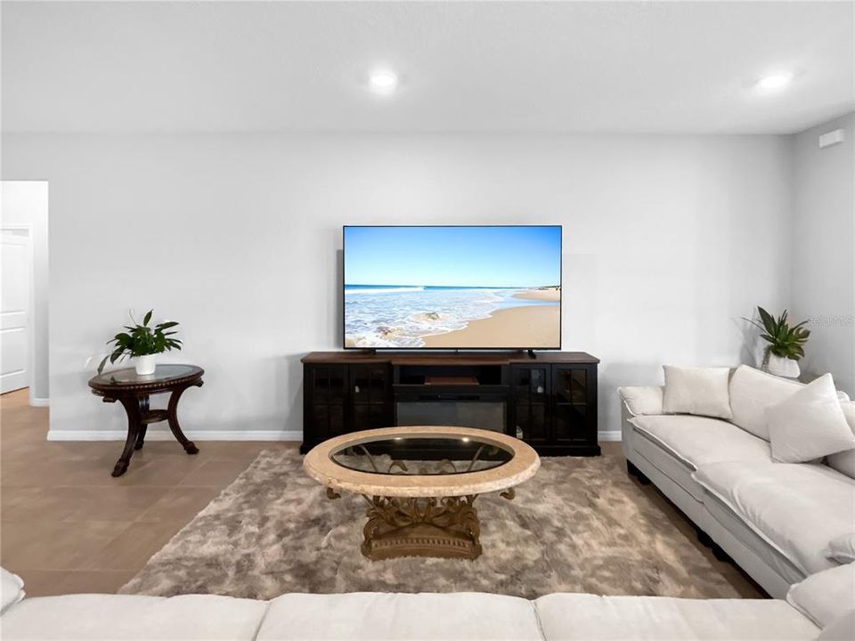 For Sale: $424,900 (3 beds, 2 baths, 1844 Square Feet)