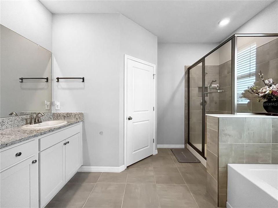 For Sale: $424,900 (3 beds, 2 baths, 1844 Square Feet)