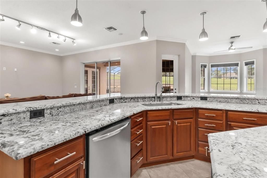 For Sale: $647,500 (3 beds, 2 baths, 2698 Square Feet)