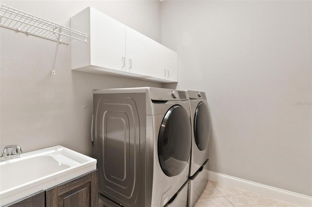 For Sale: $647,500 (3 beds, 2 baths, 2698 Square Feet)